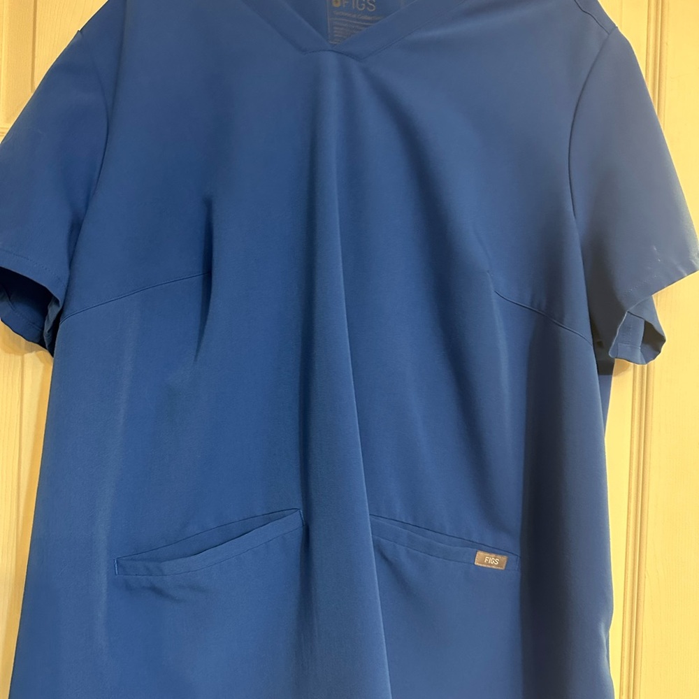 FIGS royal blue women’s scrub top 3XL